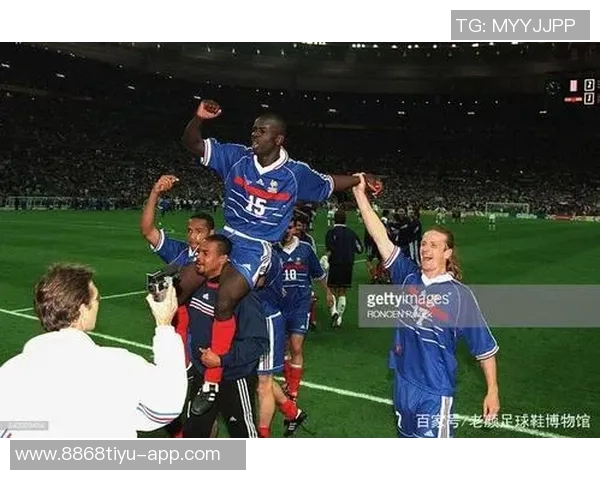 巴拉圭右路传中破门日本再次落后于对手的尴尬局面