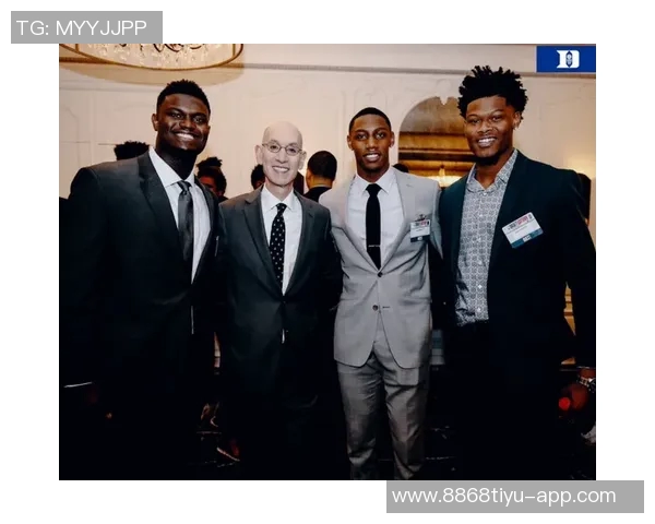 杜克队史三人单赛季多次35分布泽尔雷迪克成就辉煌 杜克队史三人单赛季多次35分布泽尔雷迪克成就辉煌