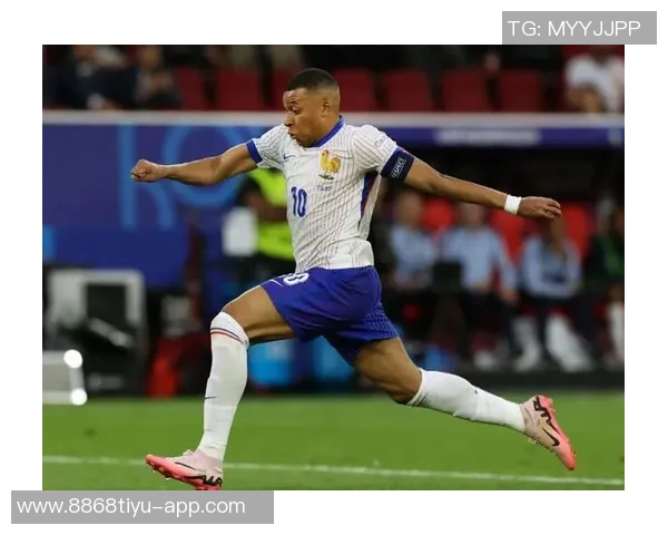 法国队首发预测:姆巴佩领衔锋线埃基蒂克与萨利巴等人出战 法国队首发预测:姆巴佩领衔锋线埃基蒂克与萨利巴等人出战