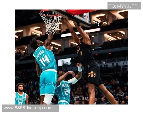 米切尔赞鲍尔赛场思维与詹姆斯相似强调球队所需的关键特质